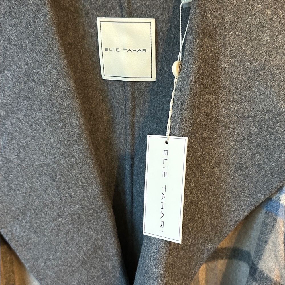 Elie Tahari blue Wallace plaid coat, size medium - Picture 9 of 10
